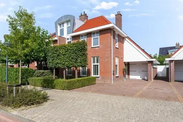 Twee-onder-één-kap te koop: Mari Andriessenhof 16, Hoorn