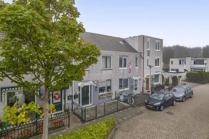 Tussenwoning te koop: Maria Doorman-Kielstrastraat 51, Maaswijk-Zuidwest Spijkenisse