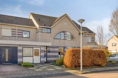 Tussenwoning te koop: Maria Kleine-Gartmanstraat 46, Maaswijk-Noordoost Spijkenisse