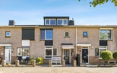 Tussenwoning te koop: Maria Rutgerslaan 23, Hoofddorp