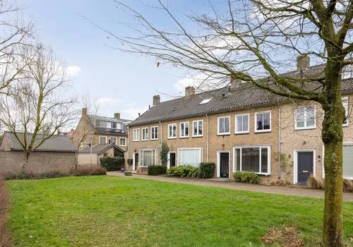 Tussenwoning te koop: Maria van Bourgondiësingel 20, Zuid 'S-Hertogenbosch