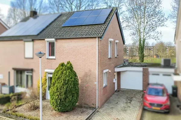 Tussenwoning te koop: Maria van Bourgondiëstraat 16, Kemperkoul Sittard