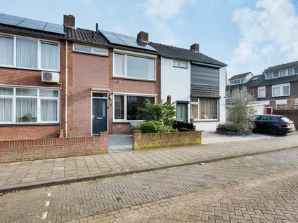 Tussenwoning te koop: Maria Van Bourgondiëstraat 3, Hertogenbuurt Oss
