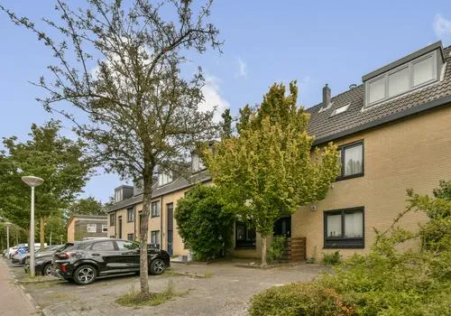 Terraced house for sale: Marianne Philipslaan 18, Schrijversbuurt Amstelveen