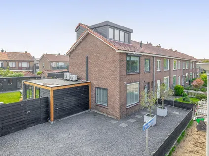 Hoekwoning te koop: Marijkeplein 11, Rozenburg Rozenburg