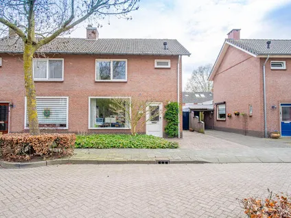 Twee-onder-één-kap te koop: Marijkestraat 24, Bakel