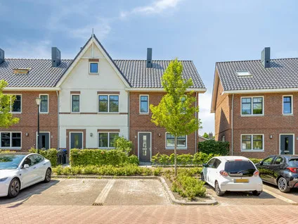 Hoekwoning te koop: Mariniersweg 92, Oude-Tonge centrum Oude-Tonge