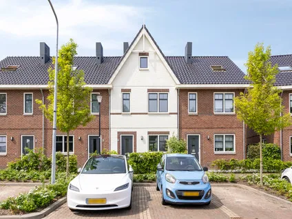 Tussenwoning te koop: Mariniersweg 94, Oude-Tonge centrum Oude-Tonge
