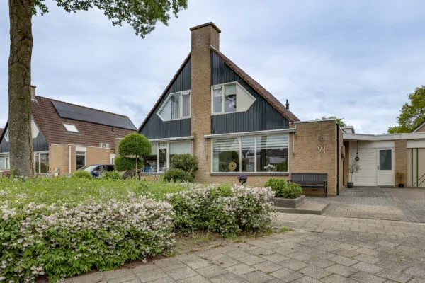 Tussenwoning te koop: Marinus Postlaan 91, Hagenbroek Kampen