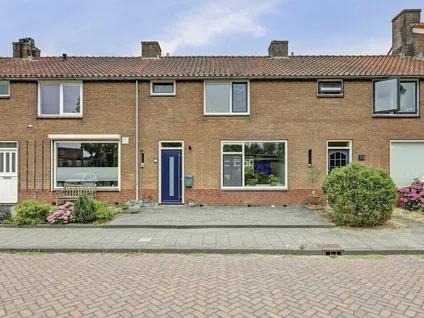 Tussenwoning te koop: Markenburglaan 12, Geervliet-Noordoost Geervliet