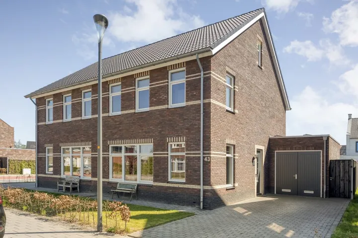 Twee-onder-één-kap te koop: Markerichter 43, Marslanden Hardenberg