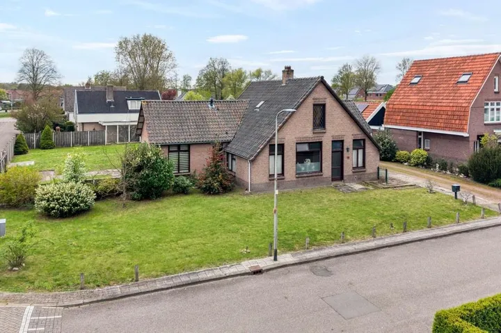 Vrijstaande woning te koop: Markgravenweg 23, Almelo