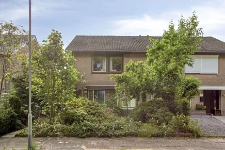 Twee-onder-één-kap te koop: Markies de Schenkweg 16, Cristinawijk Nieuwstadt