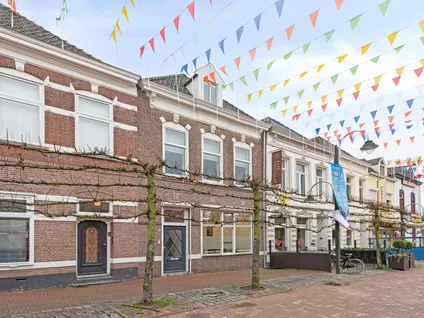Tussenwoning te koop: Markt 13, Steenbergen