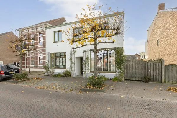 Vrijstaande woning te koop: Markt 14, Ossendrecht Ossendrecht