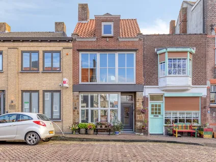 Tussenwoning te koop: Markt 15, IJzendijke Ijzendijke