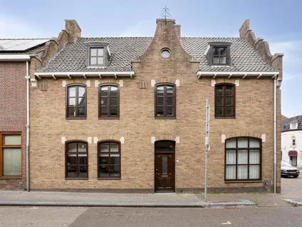 Tussenwoning te koop: Markt 20, Beek Beek