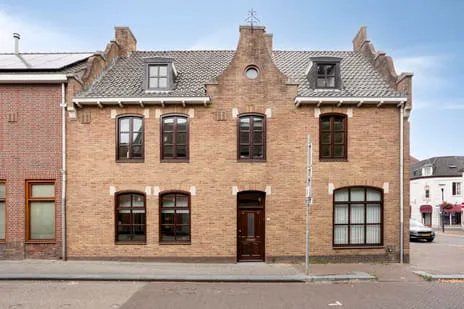 Tussenwoning te koop: Markt 20, Beek (Li)