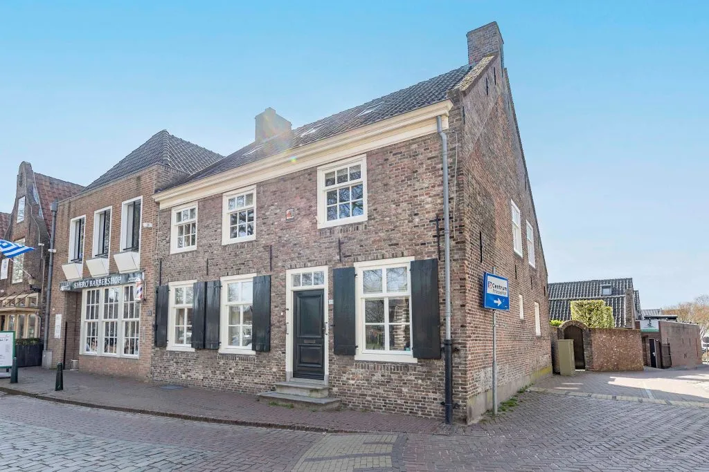 Hoekwoning te koop: Markt 20, Oirschot