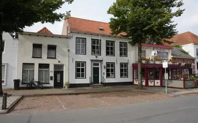 Tussenwoning te koop: Markt 24, Aardenburg Aardenburg