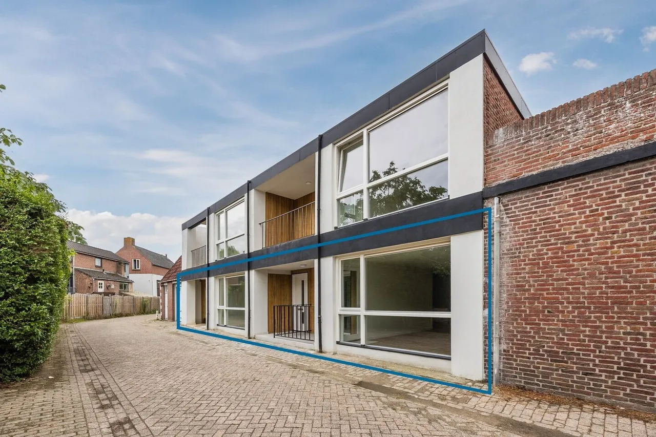 Appartement te koop: Markt 7D, Standdaarbuiten