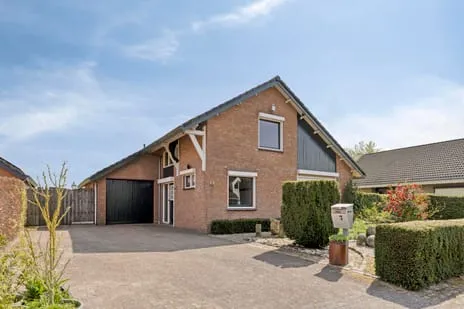 Vrijstaande woning te koop: Marktje 17, Woensdrecht Woensdrecht