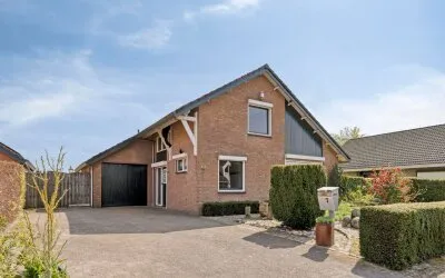 Vrijstaande woning te koop: Marktje 17, Woensdrecht Woensdrecht