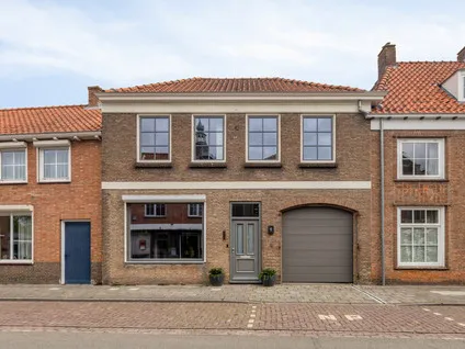 Tussenwoning te koop: Marktstraat 2, Aardenburg Aardenburg