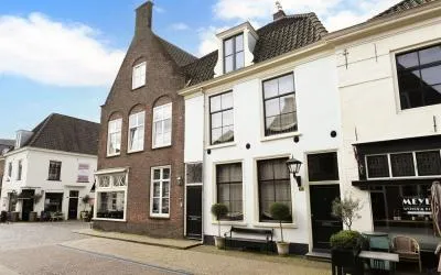 Tussenwoning te koop: Marktstraat 39, Naarden