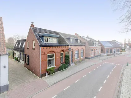 Twee-onder-één-kap te koop: Marktstraat 9, Baarlo-centrum Baarlo