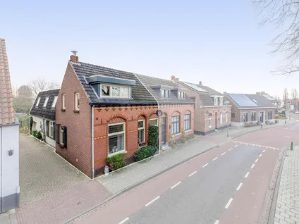 Twee-onder-één-kap te koop: Marktstraat 9, Baarlo-centrum Baarlo