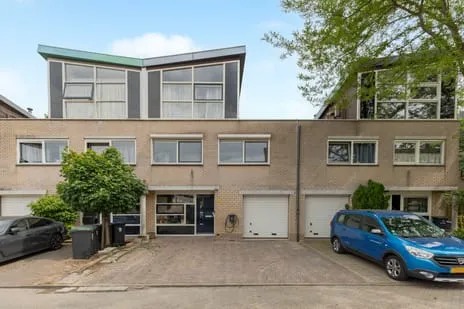 Tussenwoning te koop: Marowijne 161, Iroko en omgeving Dordrecht