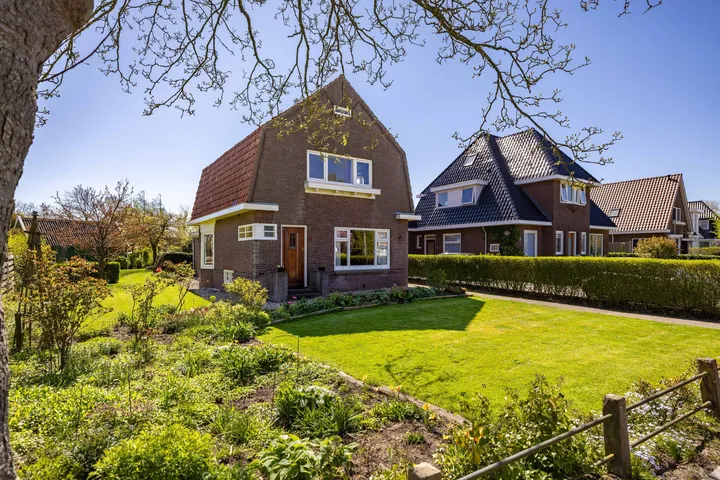 Vrijstaande woning te koop: Marrumerweg 21, Ferwerd Ferwert