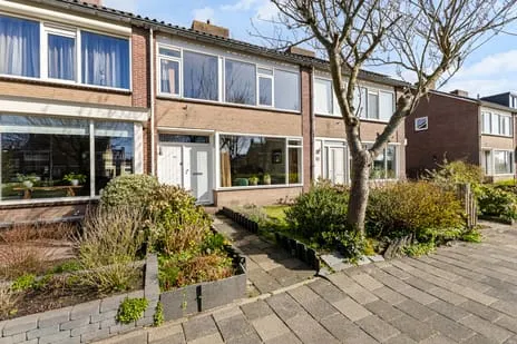 Tussenwoning te koop: Marsdiepstraat 49, Nieuwlandbuurt Den Helder