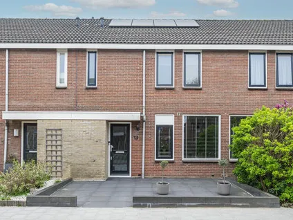 Tussenwoning te koop: Marshof 13, Oude-Tonge planetenbuurt Oude-Tonge