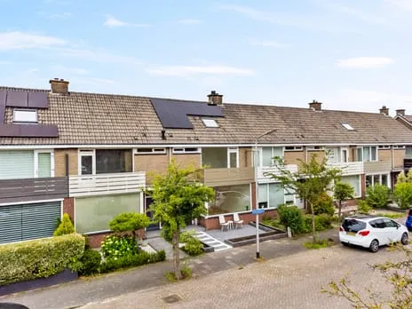 Terraced house for sale: Marsmanlaan 17, Zijdelwaard Uithoorn