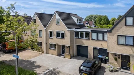 Tussenwoning te koop: Martin Luther Kinglaan 145, Kruis Hoeffe Hellevoetsluis