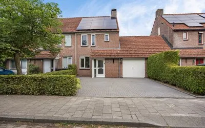 Tussenwoning te koop: Martin Luther Kingstraat 33, Berghem-Noord Berghem
