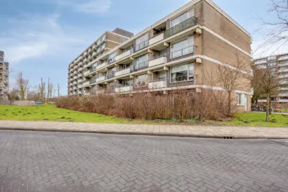 Appartement te koop: Martin Luther Kinglaan 410, Ruimzicht West Diemen