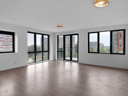 Appartement te koop: Martinus Nijhofflaan 210, Poptahof-Zuid Delft