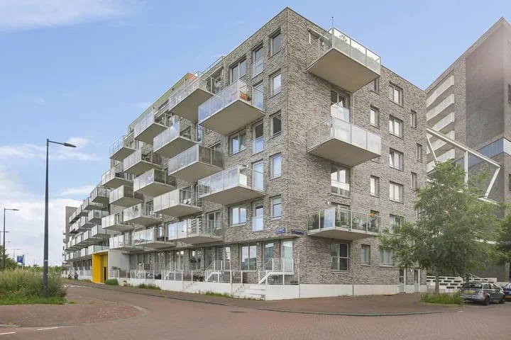 Appartement te huur: Mary van der Sluisstraat 338, Sportheldenbuurt Amsterdam