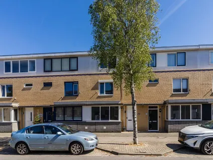 Tussenwoning te koop: Mary Zeldenrustweg 77, Dobbewijk-Zuid Leiden