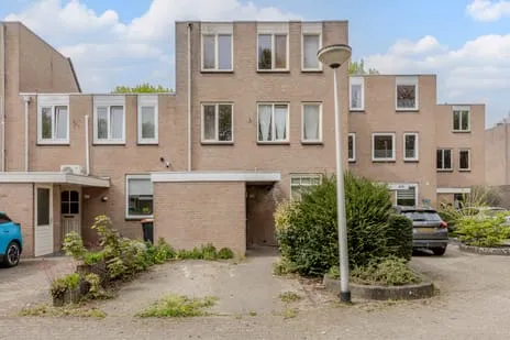 Tussenwoning te koop: Mascagnihof 618, Tilburg
