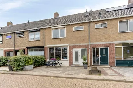 Tussenwoning te koop: Mascagnistraat 13, Neksloot Heemskerk
