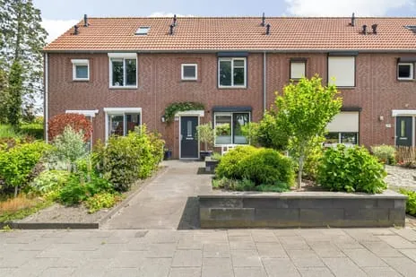 Tussenwoning te koop: Mastbosstraat 143, Princenhage Breda