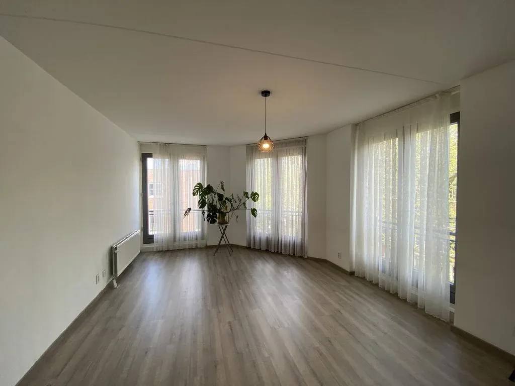 Appartement te huur: Mathenesserdijk 387, Rotterdam