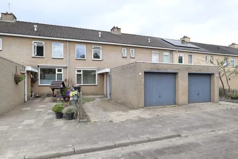 Terraced house for sale: Mathildadonk 17, Langdonk-West Roosendaal