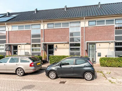 Tussenwoning te koop: Matho Tongastraat 11, Stripheldenbuurt Midden- west Almere