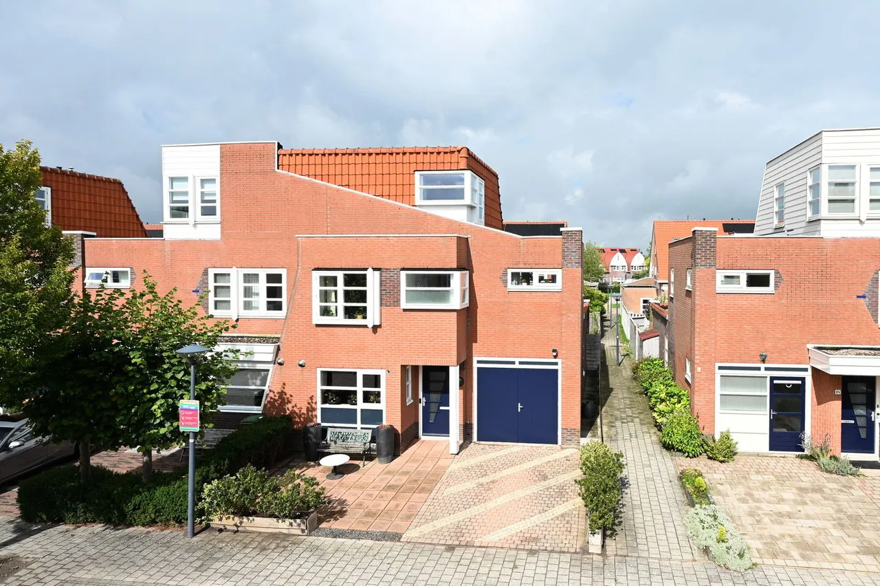 Hoekwoning te koop: Matissehof 175, Hoorn