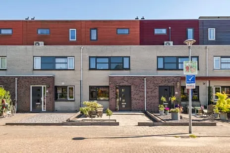 Tussenwoning te koop: Matzkaplein 5, Latenstein Tiel
